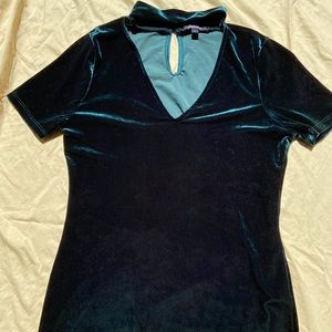 Green velvet top with collar